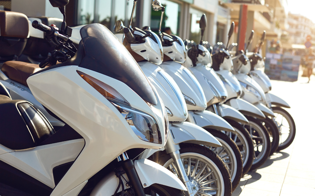 En Az Yakıt Tüketen Motosikletler: En Az Yakan Modeller 2025