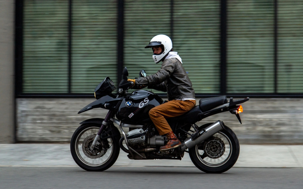 Motosiklet Vites Geçişi Sertse Ne Yapmalı? | 5 Neden & Çözüm